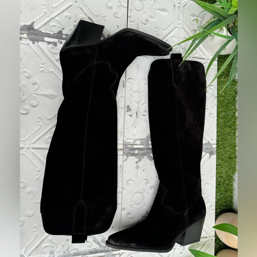 Valezka Knee High Boot (Women) size 39 US 8 black
ZIGI
$349.00 gently used - Picture 13 of 15